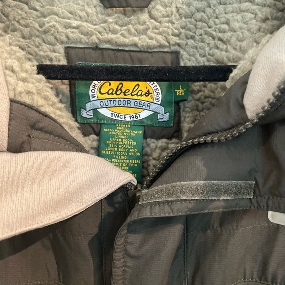 Cabela's Green and Cream Puffer Jacket - Picture 3 of 7